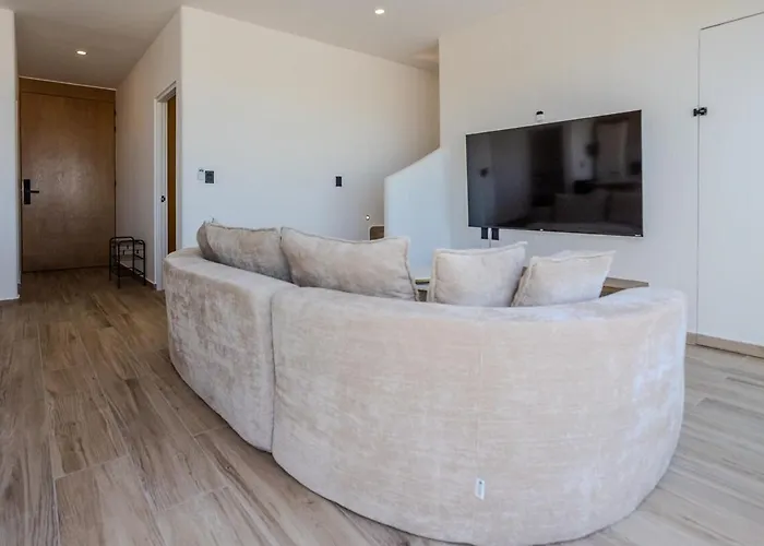 Apartment 2br Penthouse Private Rooftop Pool Near 5th Ave *