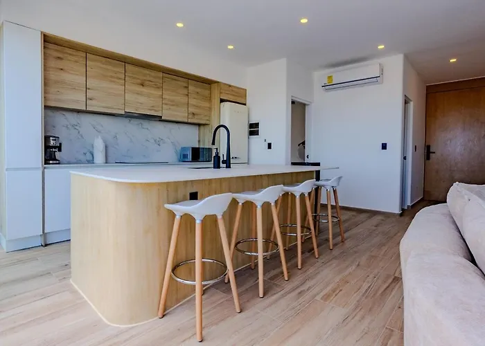Apartment 2br Penthouse Private Rooftop Pool Near 5th Ave *
