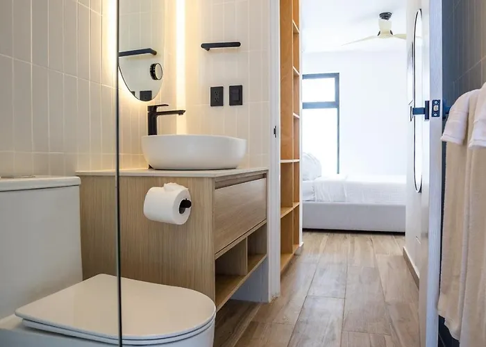 Apartment 2br Penthouse Private Rooftop Pool Near 5th Ave *