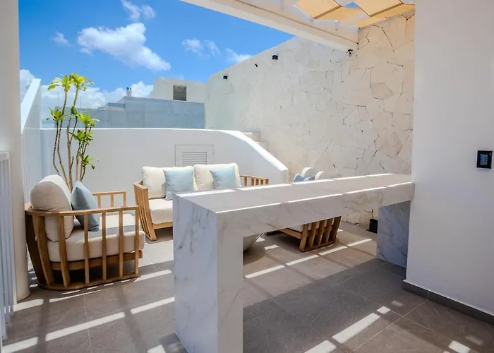 Apartment 2br Penthouse Private Rooftop Pool Near 5th Ave *