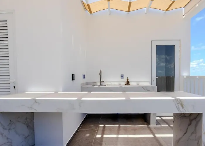 Apartment 2br Penthouse Private Rooftop Pool Near 5th Ave