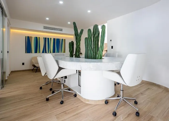 Apartment 2br Penthouse Private Rooftop Pool Near 5th Ave *