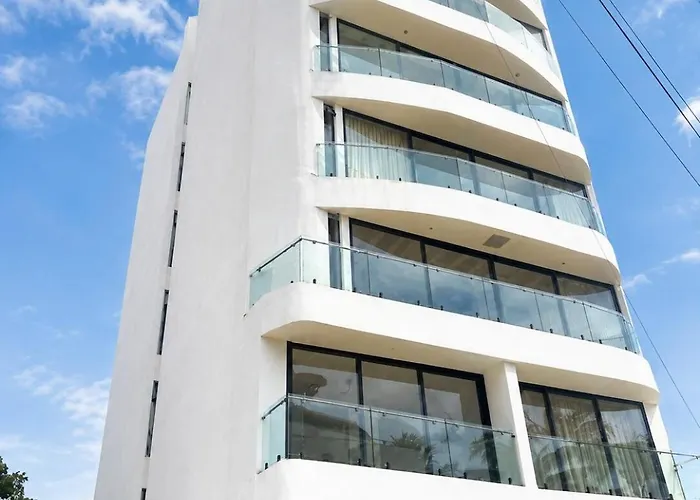 2br Penthouse Private Rooftop Pool Near 5th Ave